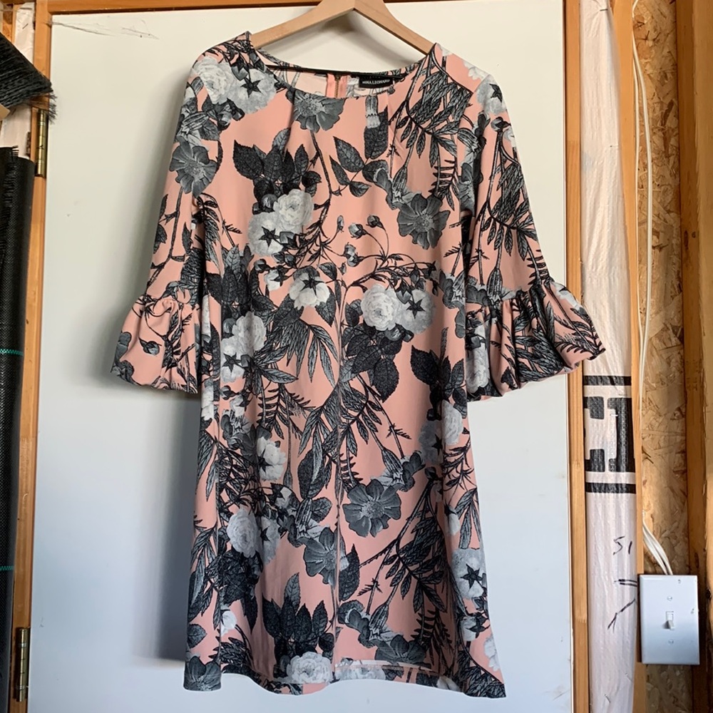 Nina Leonard size L knee length dress! So comfy to wear in the spring or summer